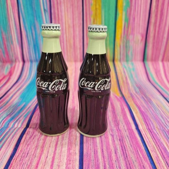 Vintage Coca-Cola Salt and Pepper Shakers From 1996 - NIB - Picture 4 of 8